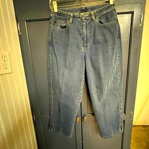 Ladies Liz Claiborne Capris size 4